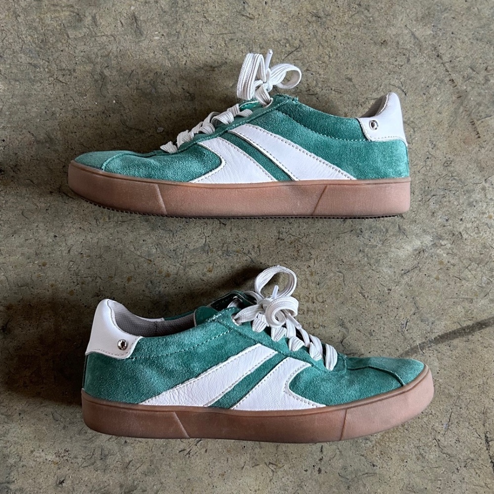 Naturalizer leather suede sneakers, size 6, lilypad green